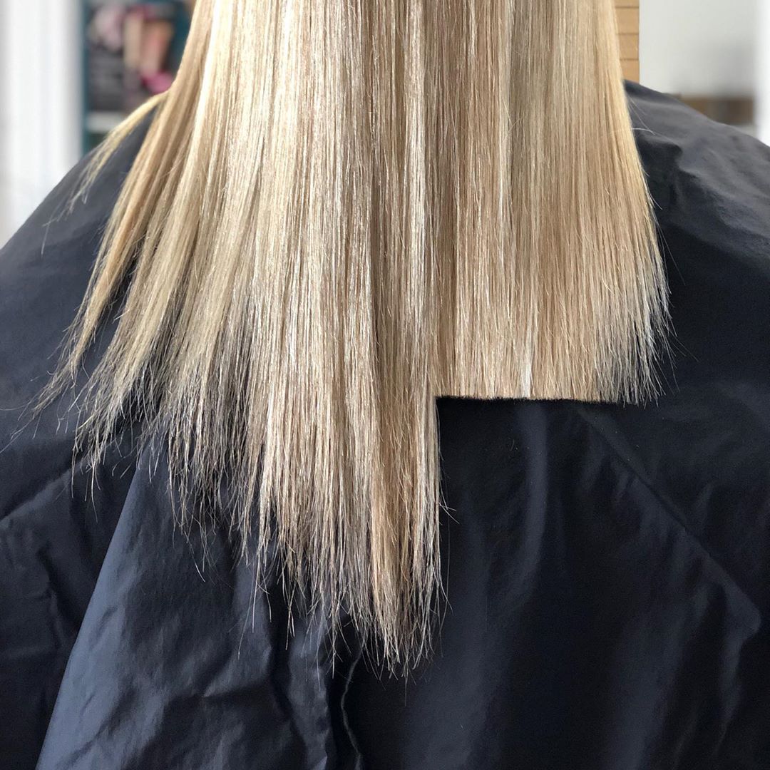Cuting hair split ends Cuting hair split ends