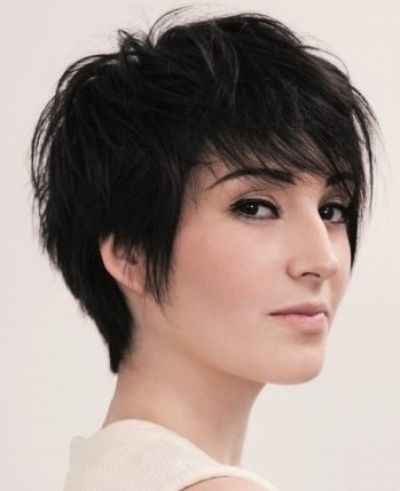 Classy Short Haircuts for Thick Hair -3
